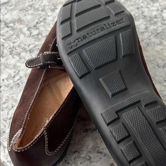 Naturalizer Brown Suede Flats with Strap—NEW!! Size 9-1/2 Medium - Picture 2 of 6